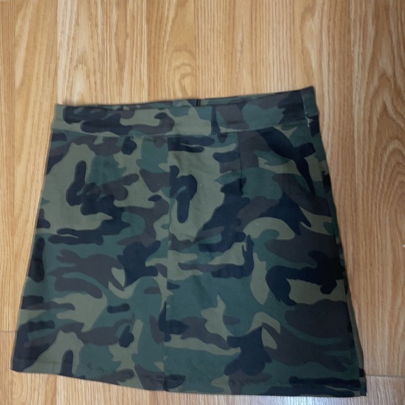 Windsor Chico/S Super Cute with 5 button front closure - Picture 7 of 10